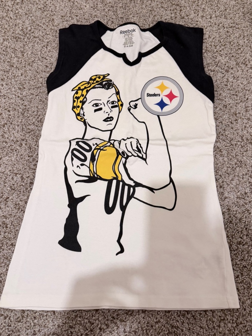 RARE Pittsburgh Steelers Rosie The Riveter T-shirt Size Small